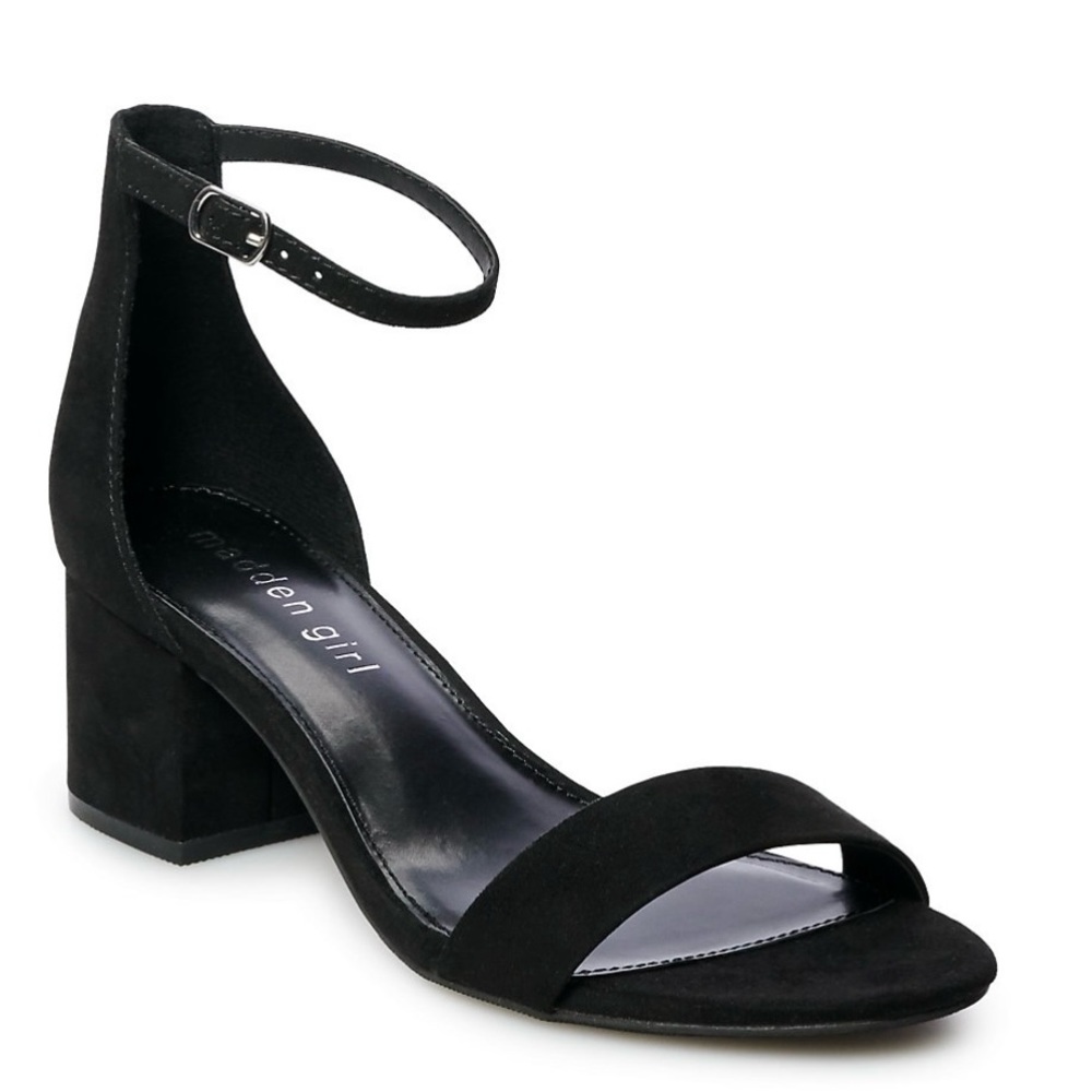 Madden girl Ileana women’s dress sandals in size 6 black.